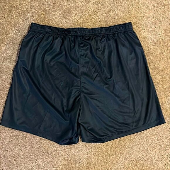 Nike Dri Fit Challenger Shorts! - Picture 7 of 8